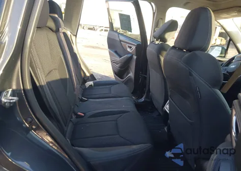 2021 Subaru Forester Premium z USA, uszkodzony, nr VIN JF2SKAFC8MH568855